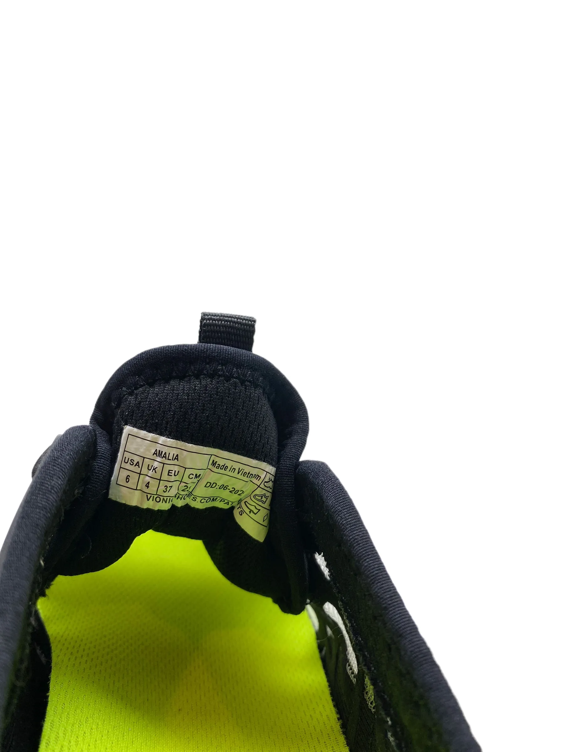 Vionic, Women's Active Sneaker, Black, Size 6